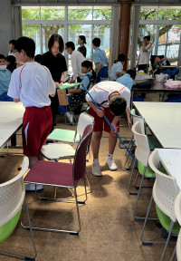 ２年給食掃除➁
