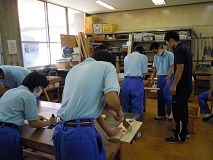 木工班の作業の写真