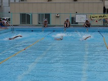 ２年生の水泳記録会の写真