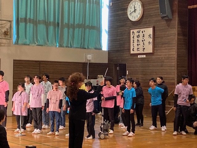 ３年４