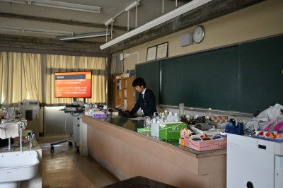 食①