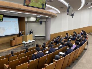 W320Q75_高松大学経営学部１