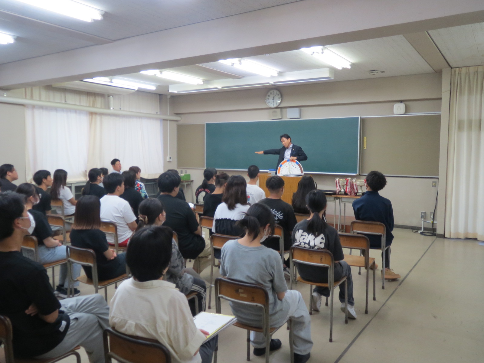 16_R7全校集会