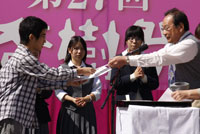 「語学センター長賞」を受賞