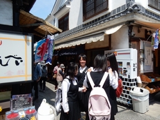 どのお店に行く? どのお店に行く?