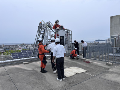 ④ (2)