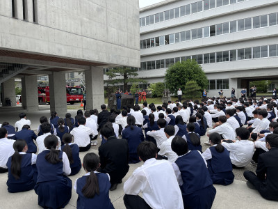 ⑧