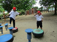 高いところへ！