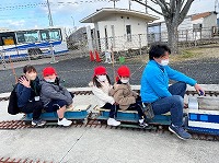 汽車に乗せてもらえました！