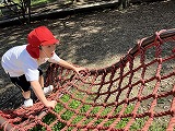 遊具で遊ぶ (1)