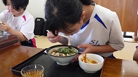 昼食中　２