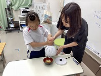お湯を入れて