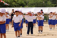手を伸ばして～～～