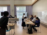 そーっと、こぼさないように。