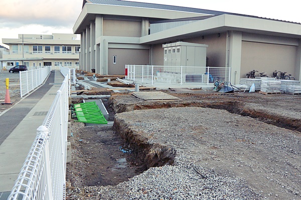 遊歩道工事中