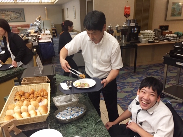 昼食　小倉リーガ