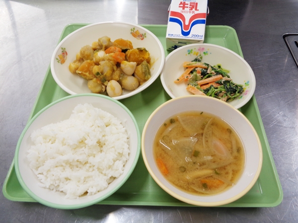 サトイモとイカの煮物