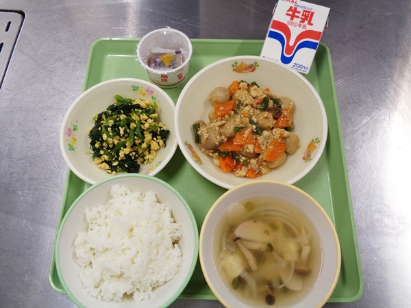 揚げサトイモのそぼろ煮