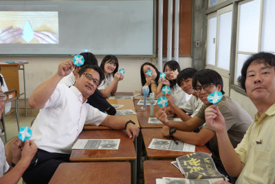 ５