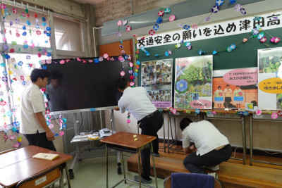 ５