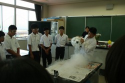 一日体験(理科)１.jpg